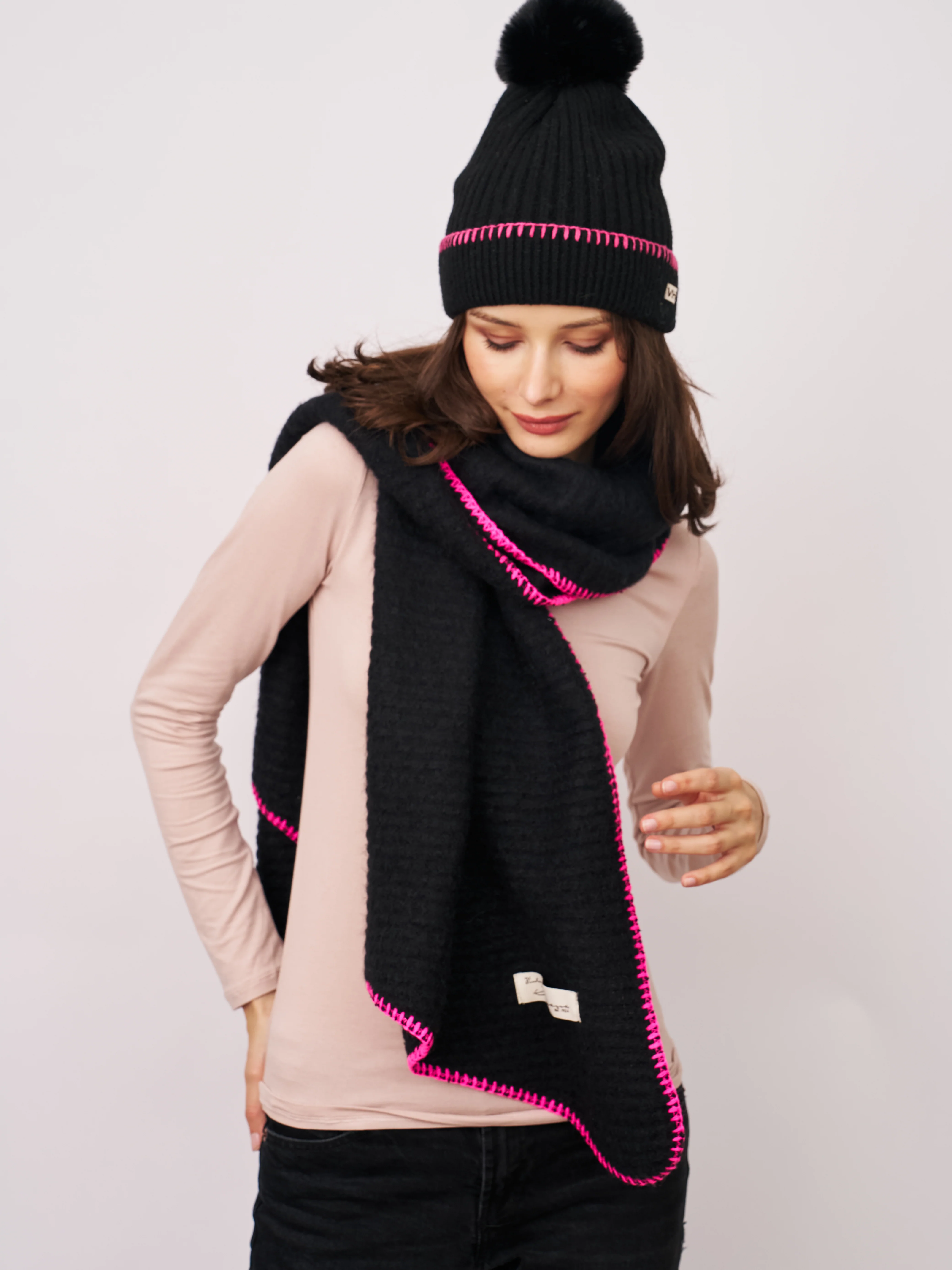 BLANKET STITCH KNIT SCARF - BLACK/B PINK - Image 3