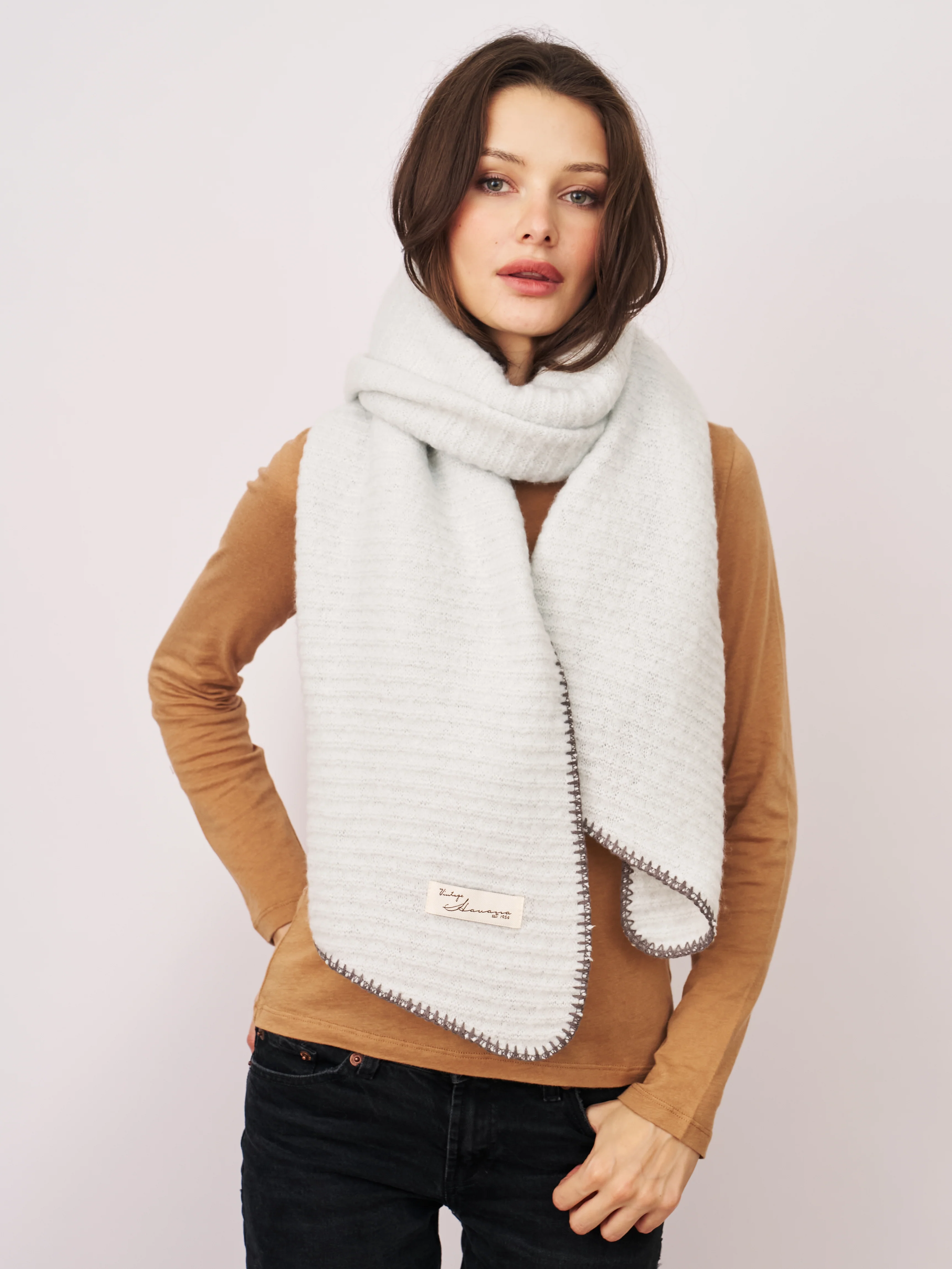 BLANKET STITCH KNIT SCARF - GREY/CHARCOAL - Image 3