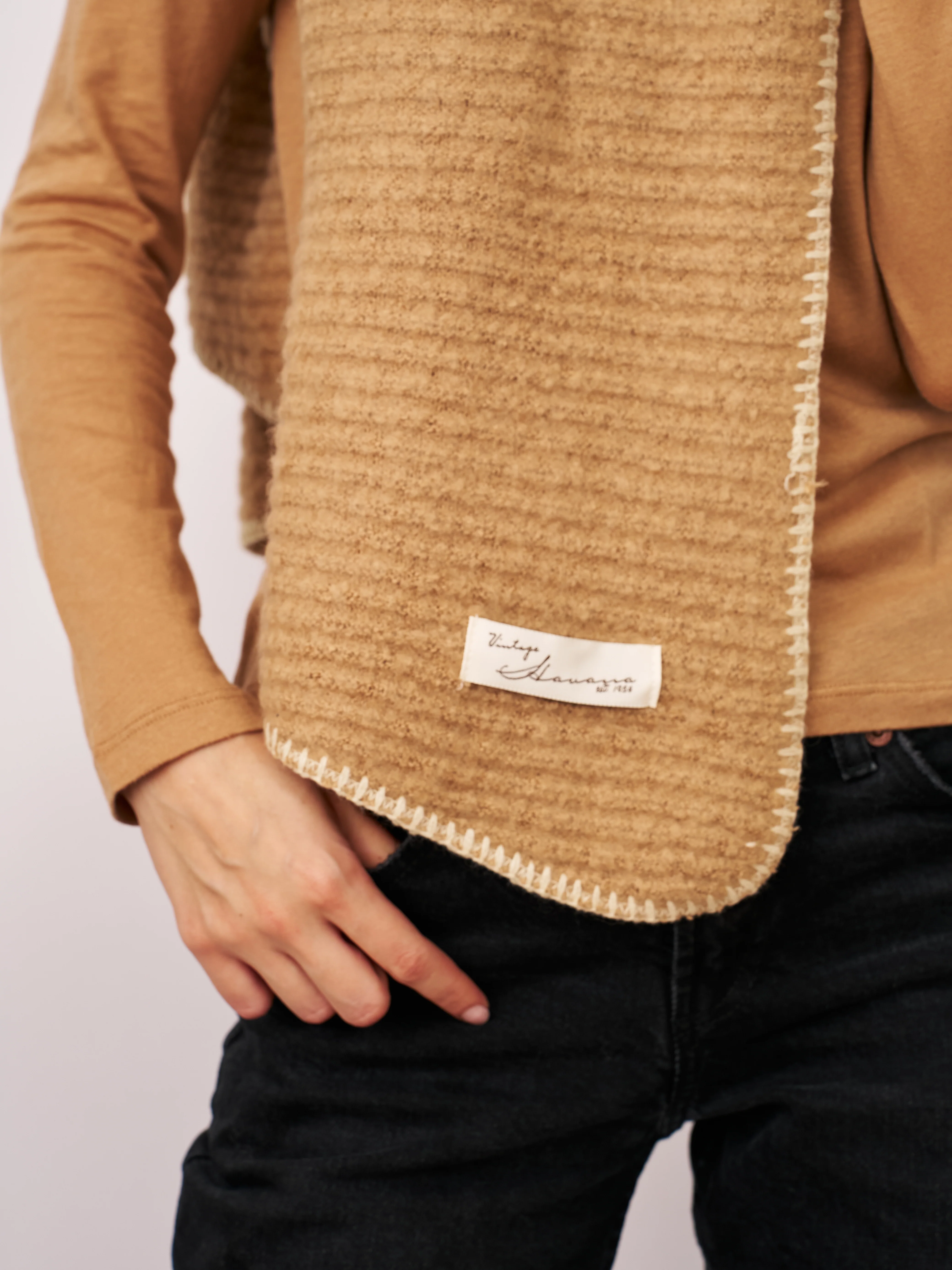 BLANKET STITCH KNIT SCARF - WHEAT/IVORY - Image 3