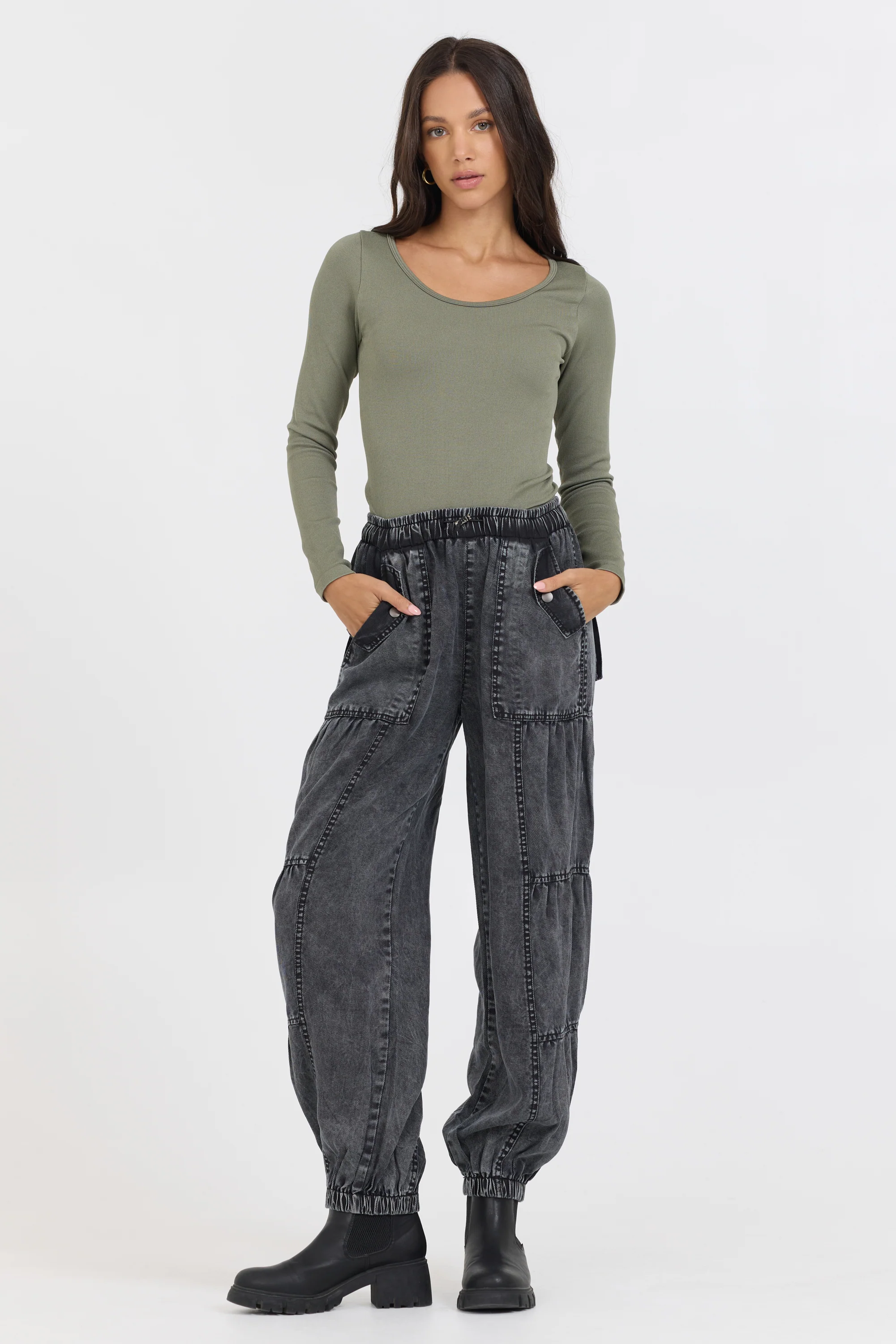 Olive Seamless Long Sleeve Tee - Image 3