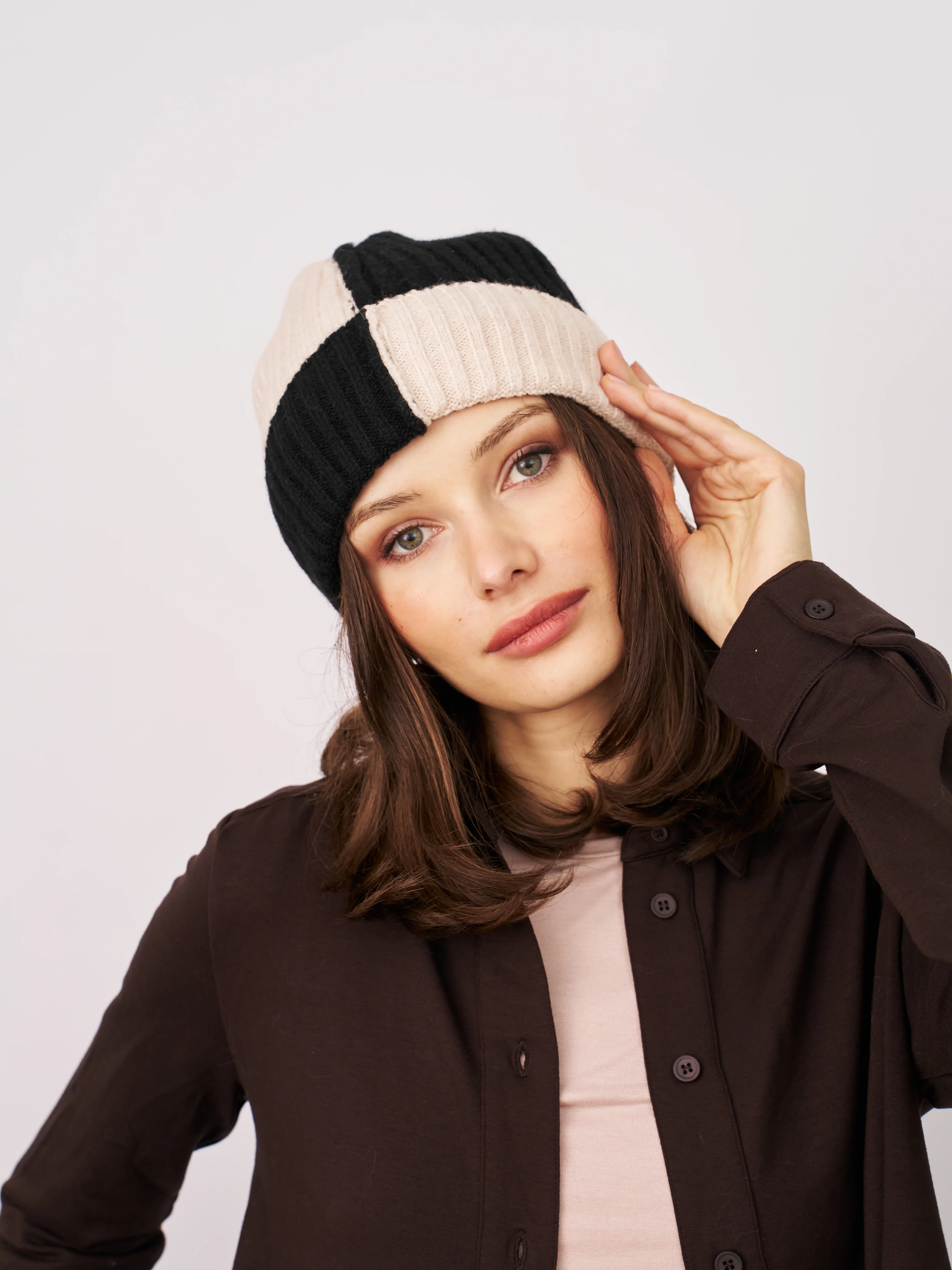 SEAM PATTERN BEANIE - BLACK - Image 3