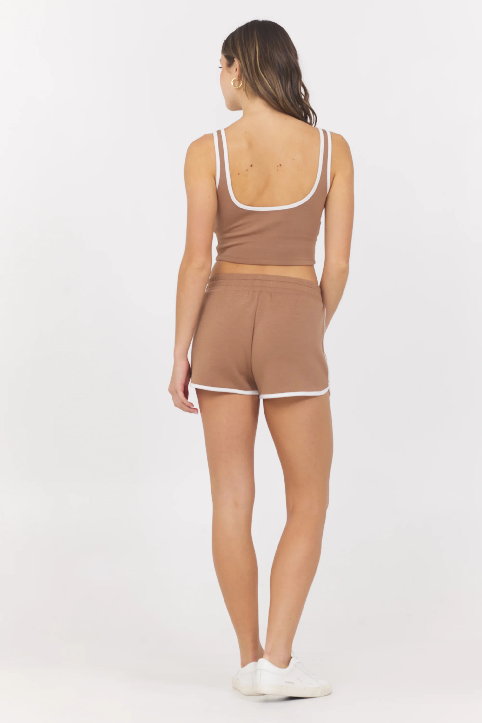 Toffee White Cloud w/ Piping Tank - Image 2