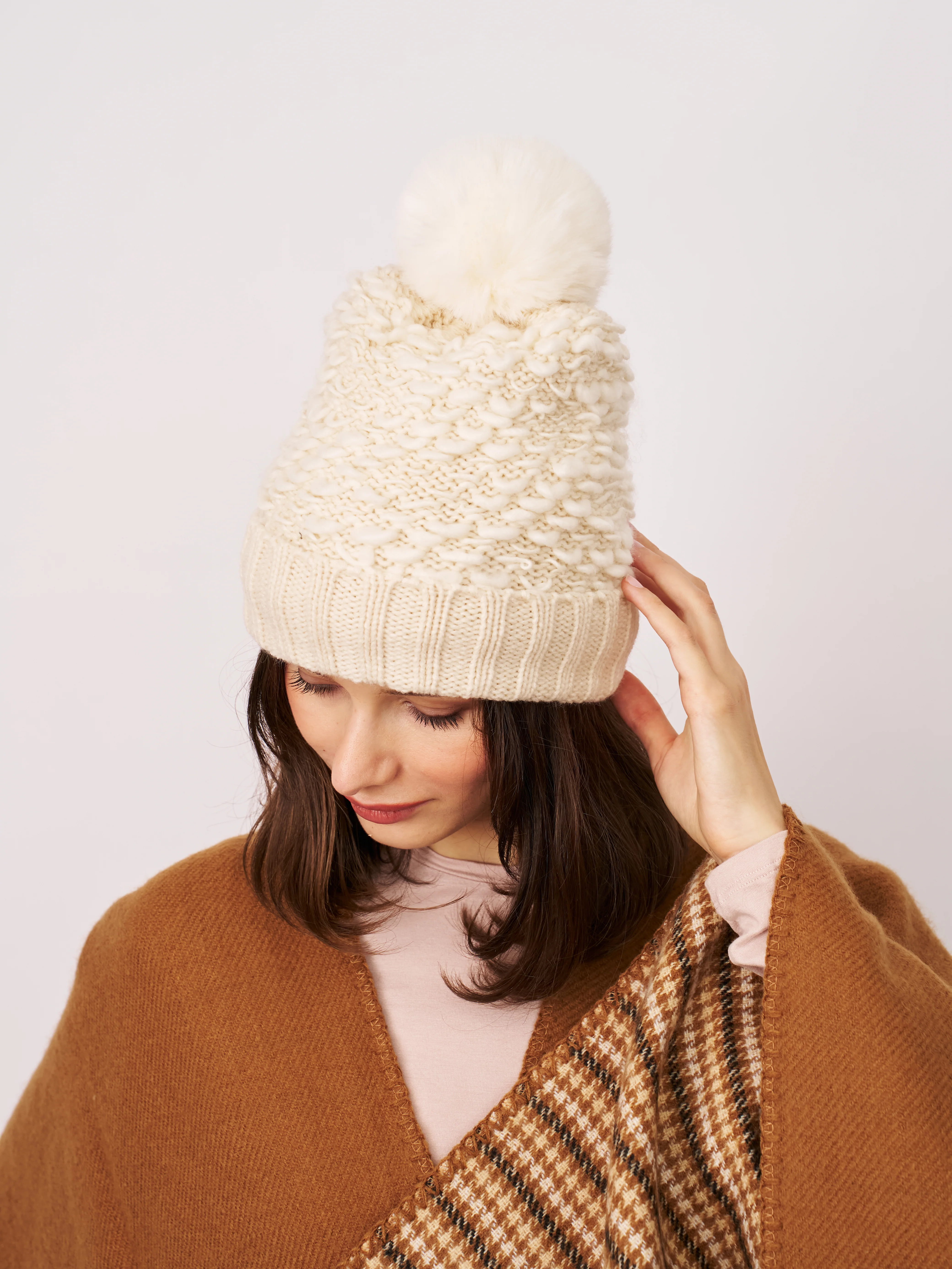 TURN UP POMPOM HAT - CREAM - Image 4